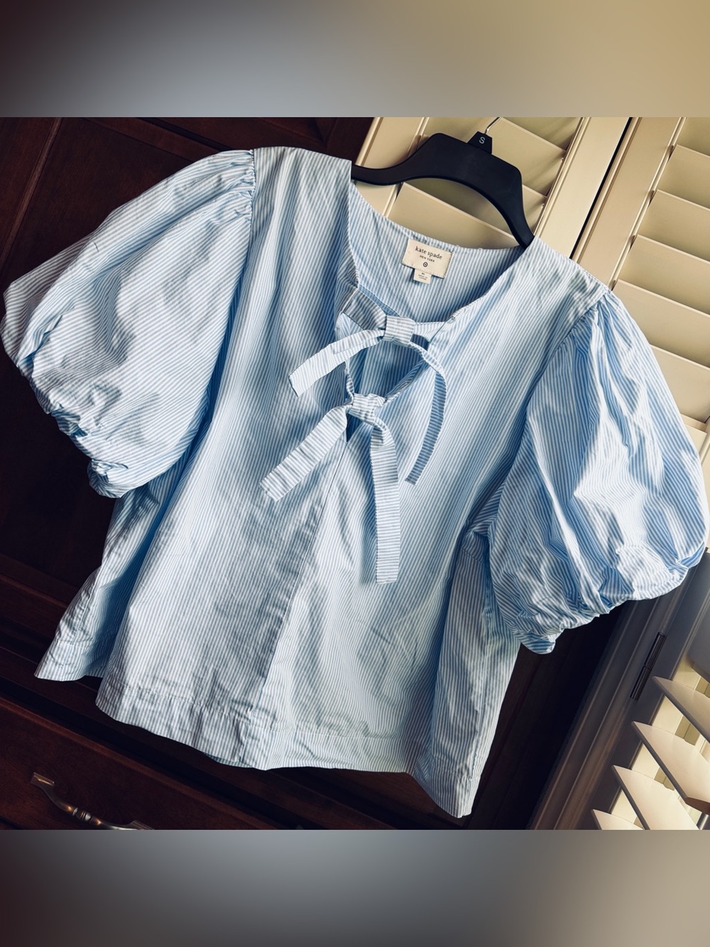 kate spade light blue & white striped shirt sleeve tie-front top. XL.